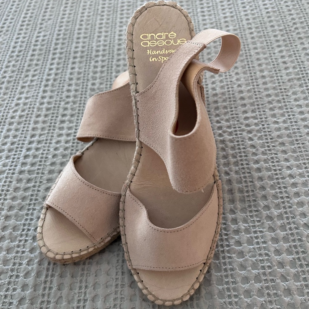 NWOT Andre Assous Women's Beige Espadrilles Sz 10